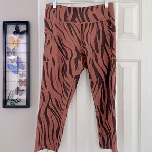 Tek Gear Animal Print Zebra Workout Leggings Capri
